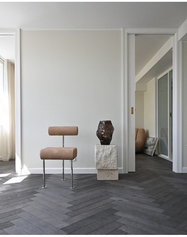 HIRO CHAIR | Nubuck Leather 5