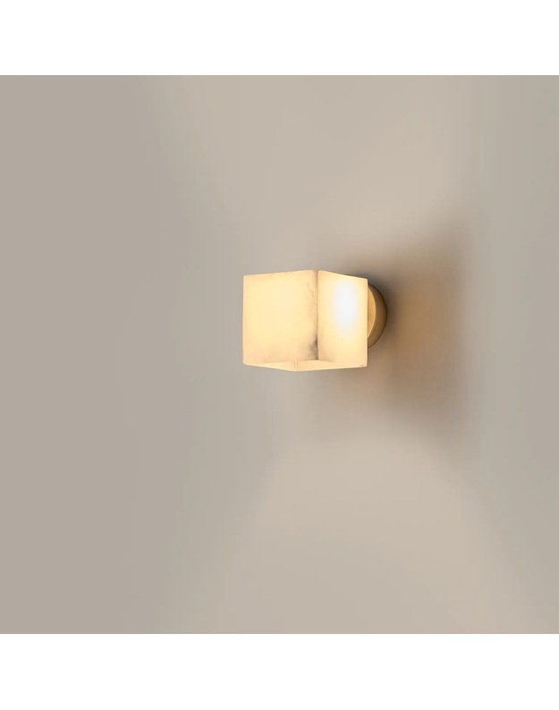 SIENINIS ŠVIESTUVAS CUBIC | +spalvos 3
