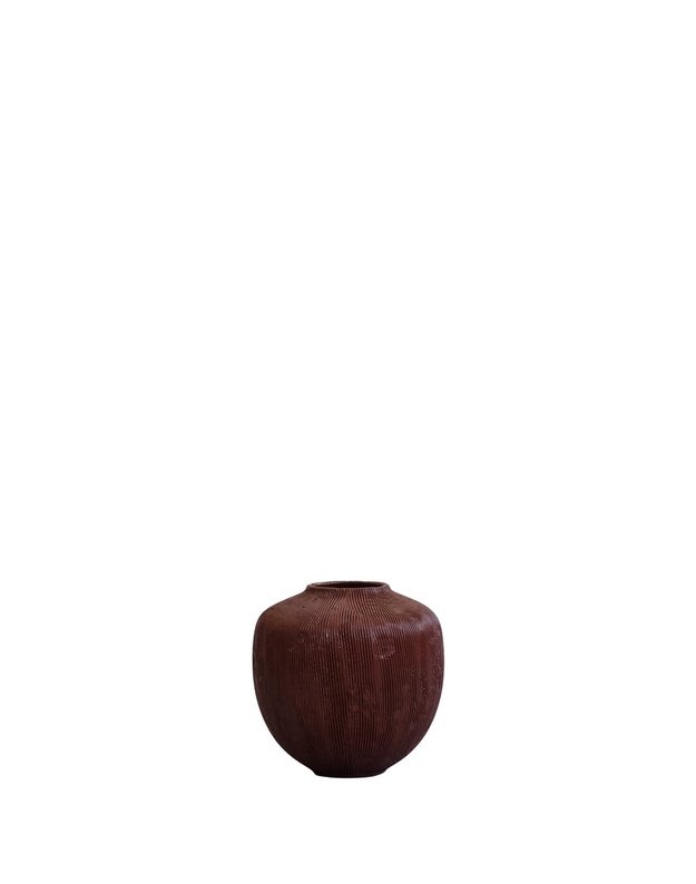 VAZA SUNAO PETIT | Carved Ruby