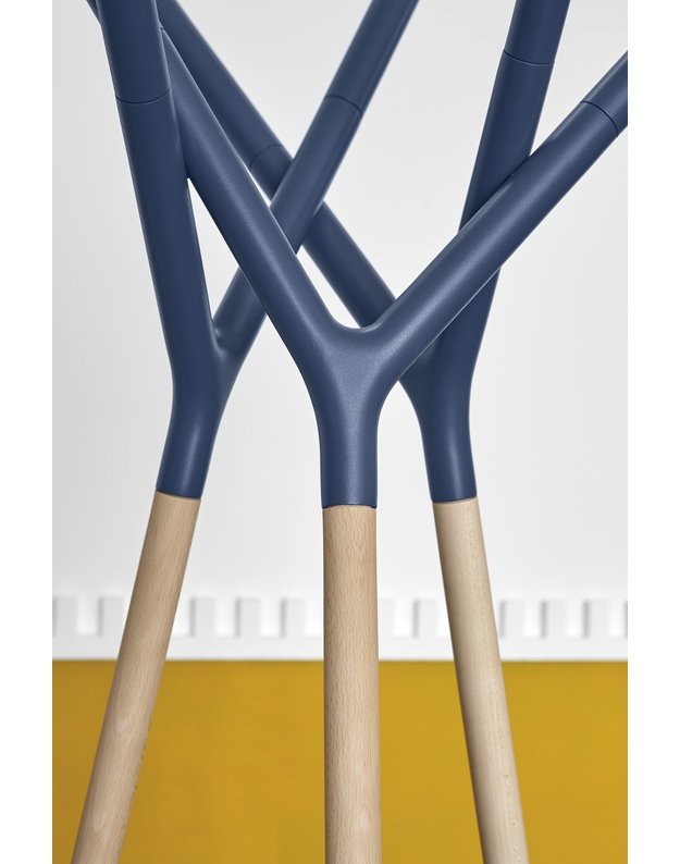 GAME OF TRUST CLOTHES STAND | +colours 2