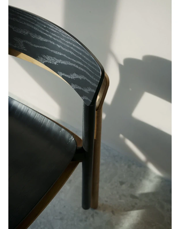 ARCHE CHAIR | Black oak