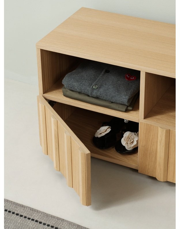 RIB SIDEBOARD LOW HYBRID | Oak