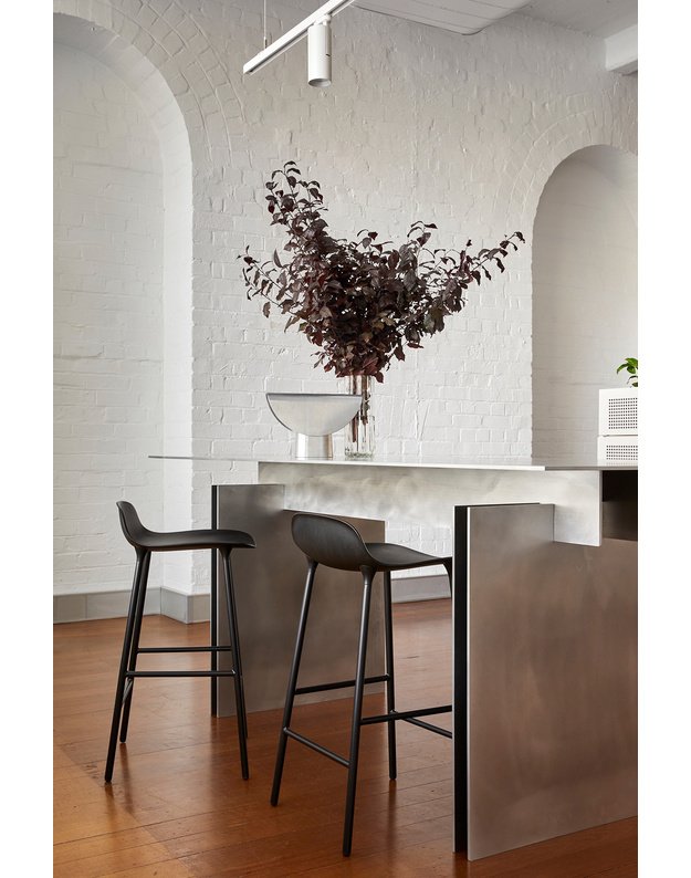 KĖDĖ FORM LOW STEEL UPHOLSTERY | +spalvos