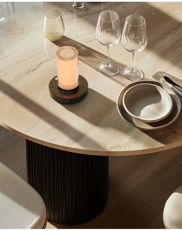 STALINIS ŠVIESTUVAS FRECHIN A TABLE 4