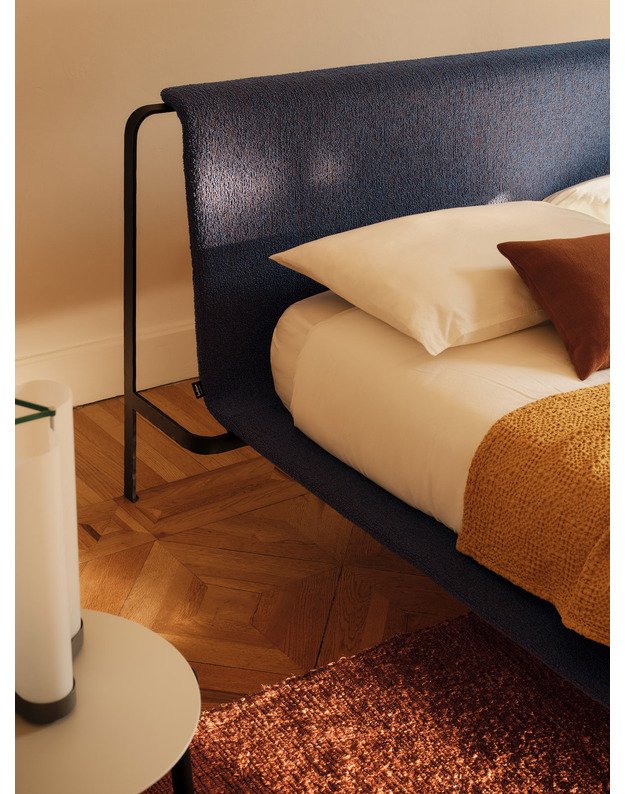 LOVA BEND - e | Fabric 5