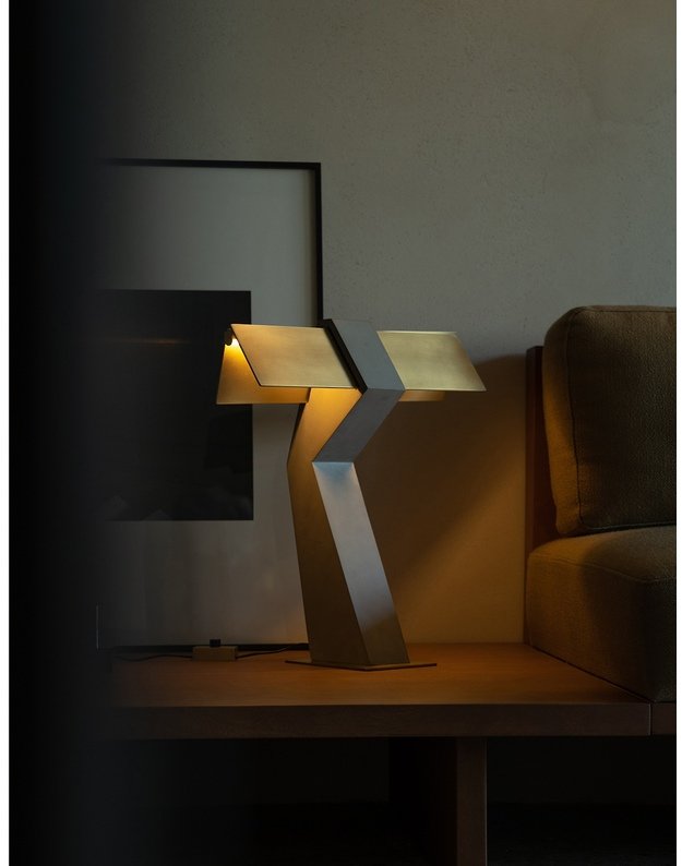 TAU TABLE LAMP 