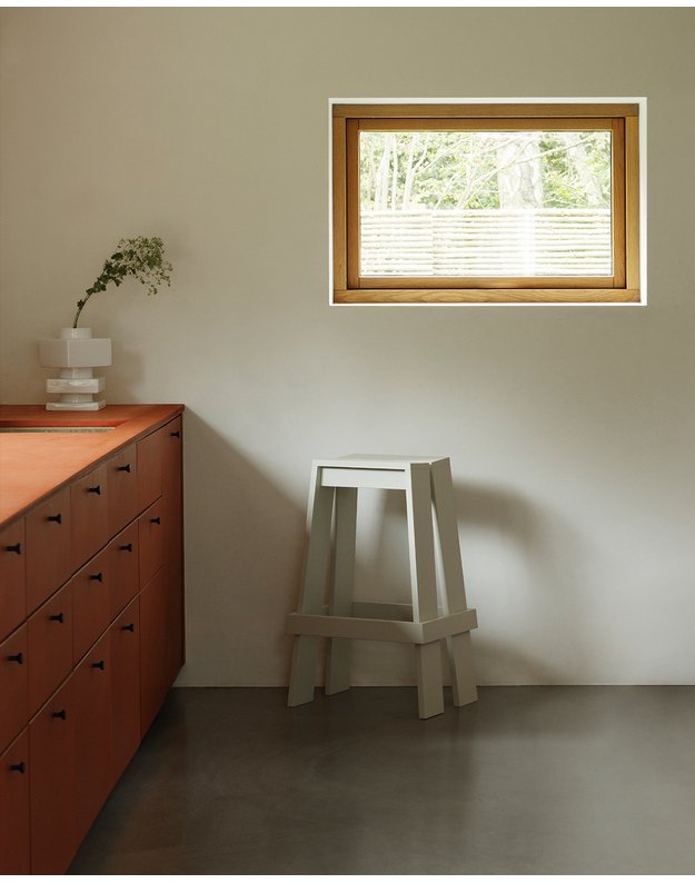 LET BARSTOOL | +colours 2