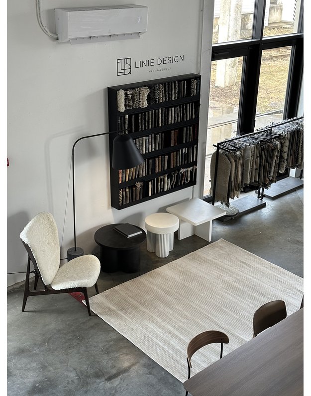 ELEPHANT lounge chair | Sheepskin Off White