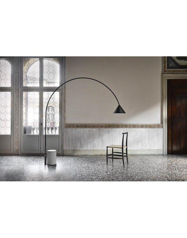 PASTATOMAS ŠVIESTUVAS OZZ FLOOR  1