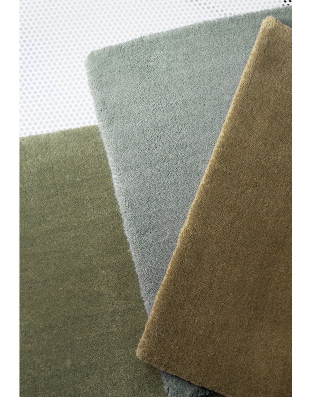SOLID WOOL GREEN UMBER kilimas