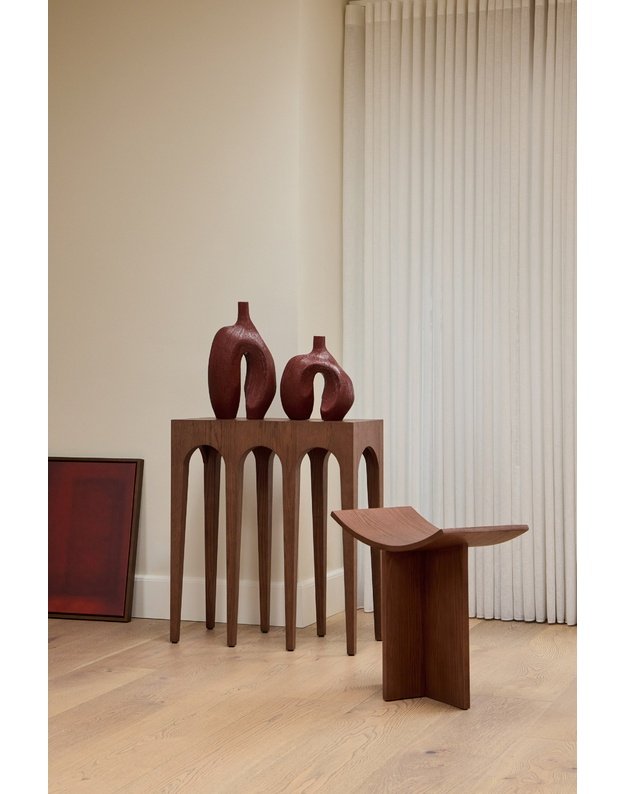 VAZA NI MEDIO | Carved Ruby