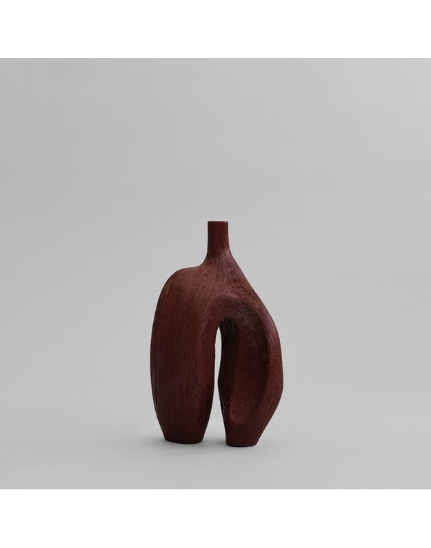 VAZA NI MEDIO | Carved Ruby
