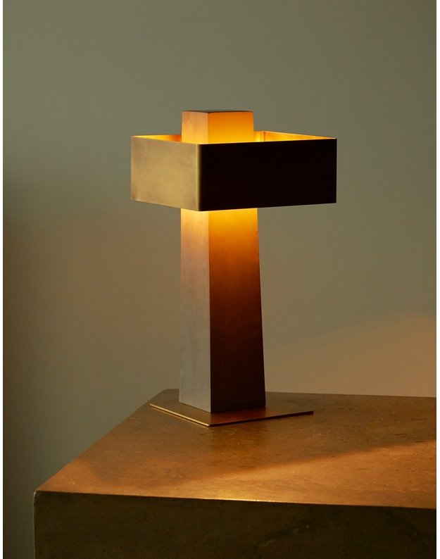 IOTA TABLE LAMP 