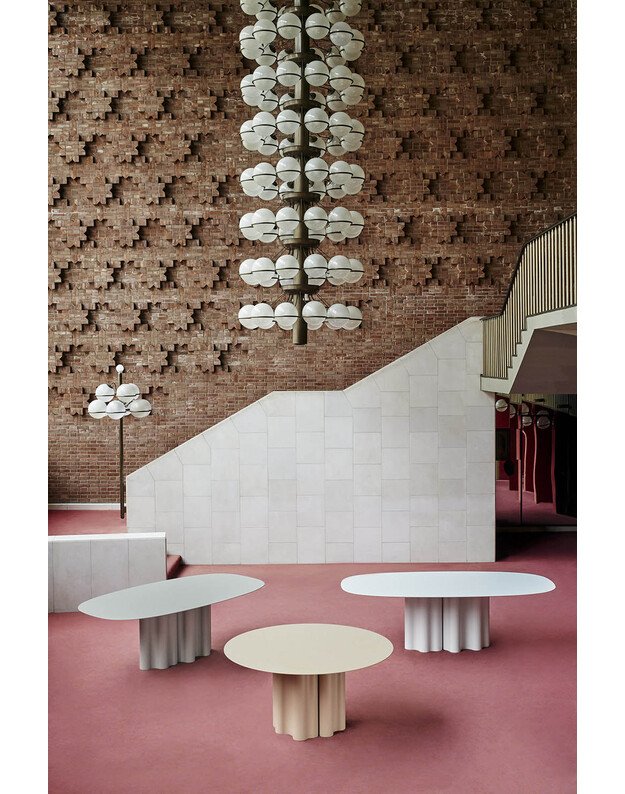 STALAS TEATRO MAGICO UNITED by 967 Arch | +dydžiai 2