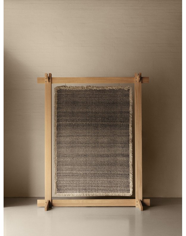 SOFT OUTLINE kilimas by Norm Architects | Granite 1