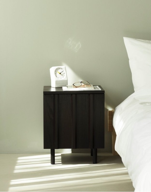 RIB BEDSIDE TABLE | Soft Black