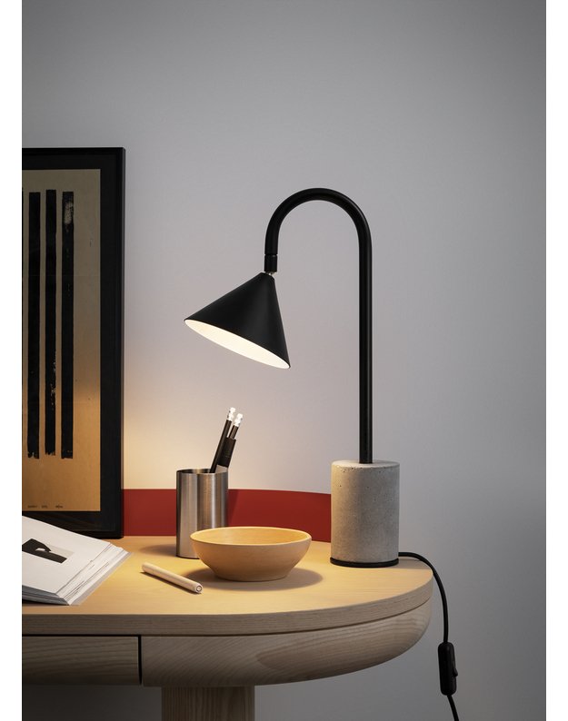OZZ DESK LAMP 1