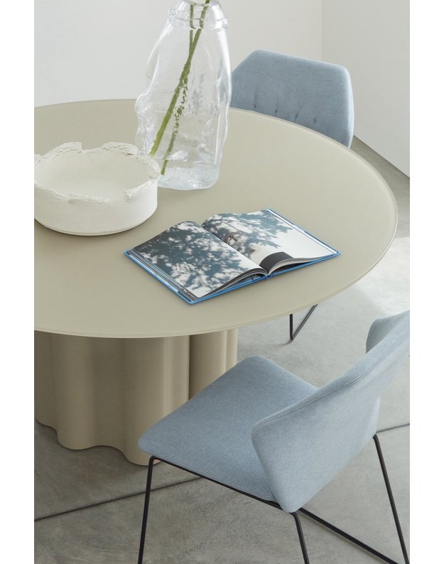 STALAS TEATRO MAGICO by 967 Arch | Lacquered | +dydžiai 2