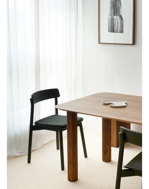 KĖDĖ ARCHE SOFT | Black oak