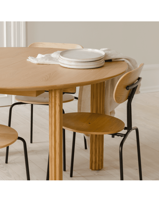 COMFORT CIRCLE EXTENDABLE DINING TABLE | Oak