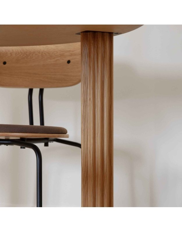 COMFORT CIRCLE EXTENDABLE DINING TABLE | Oak