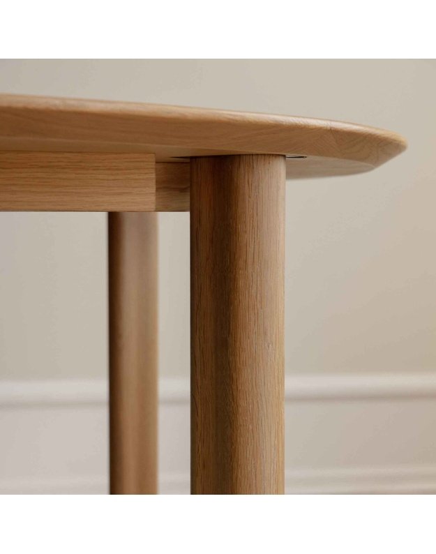 COMFORT CIRCLE EXTENDABLE DINING TABLE | Oak
