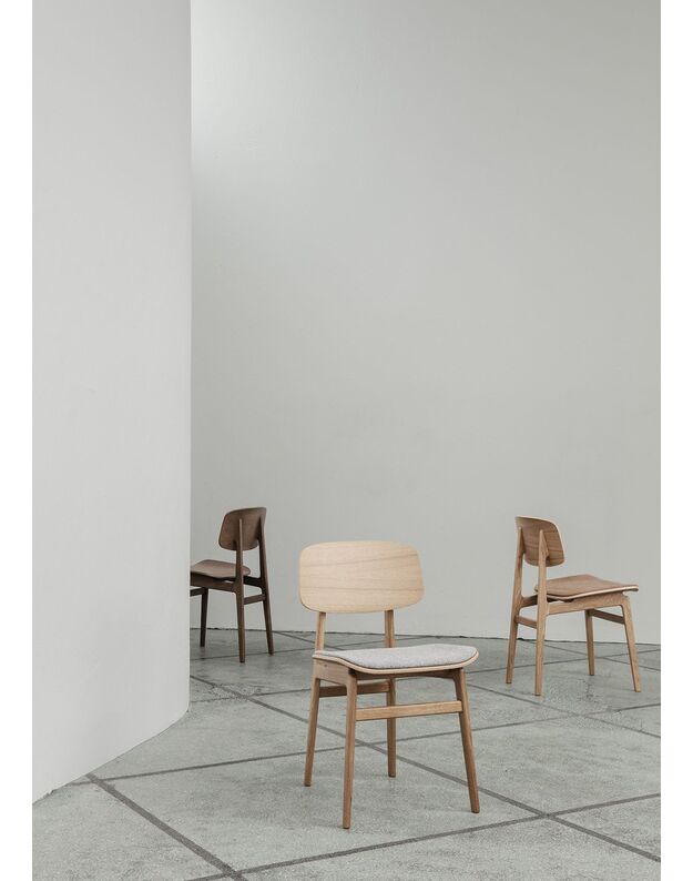 NY11 chair | light smoked oak