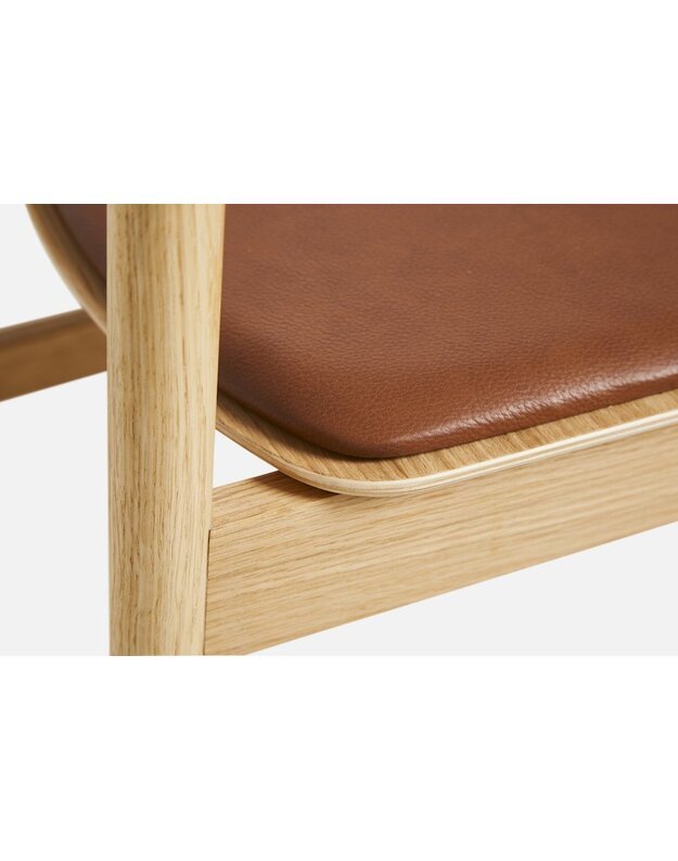 PAUSE CHAIR oiled oak w/ leather