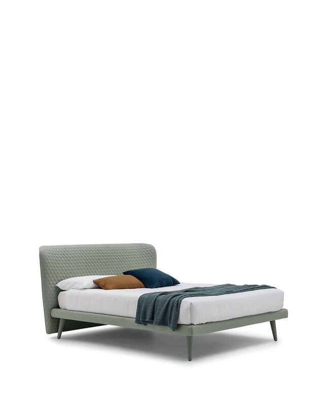 BED COROLLE 9