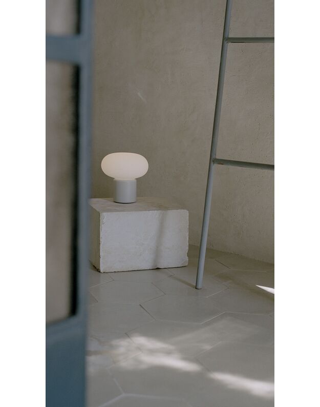 PORTABLE TABLE LAMP KARL JOHAN | light grey